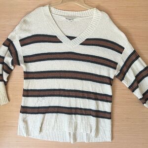 American Eagle Outfitters Cream and Brown V-Neck Sweater